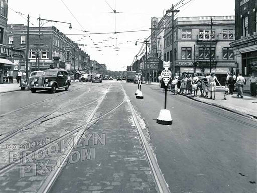 Fifth Avenue at Bay Ridge Avenue (69th Street) with Loew's Alpine Theater