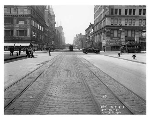 14th Street & 5th Avenue - Greenwich Village - Manhattan, NY 1916 D Old Vintage Photos and Images
