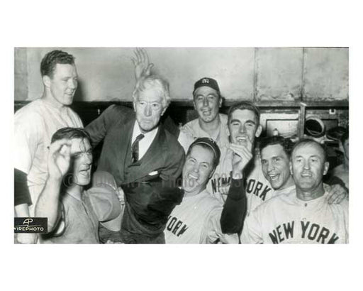 1943 NY Yankees World Series Champions with Commissioner Landis