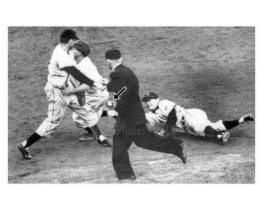 1951 Brooklyn Dodgers NY Giants playoff game , Ed Stanky tags out Peewee Reese as Reese slides into Alvin Dark - NYC