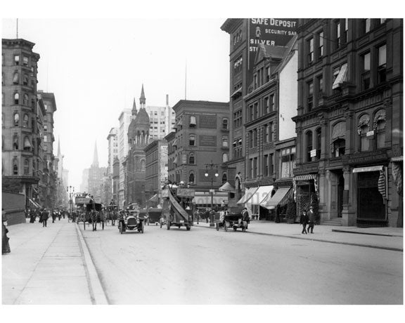 5th Avenue & 42nd Street - looking north - 1918 Old Vintage Photos and Images