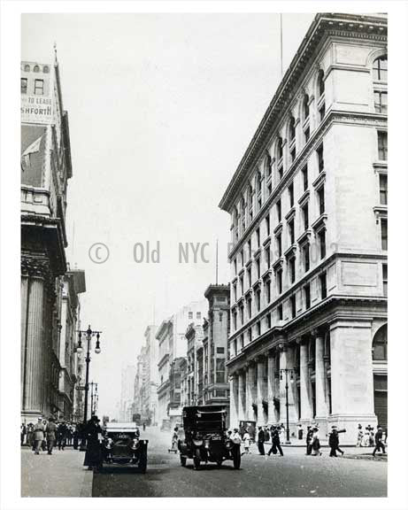 5th Avenue North to 34th Street Altmans 1914 - Garment District Manhattan - New York, NY Old Vintage Photos and Images