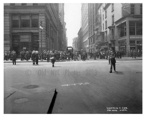5th Avenue & West 22nd Street - Flatiron District  NY 1915 Old Vintage Photos and Images