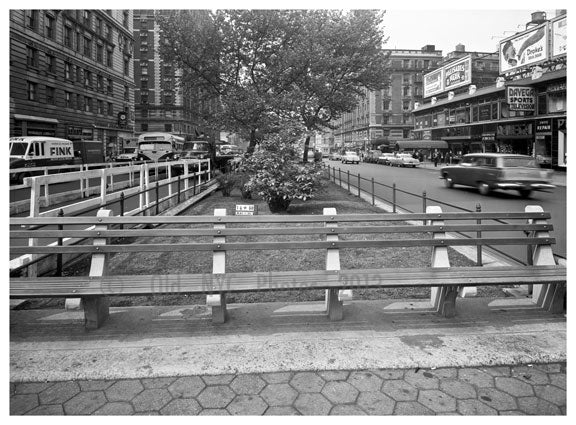 86th Street & Broadway - Middle of the road  - Upper West Side - Manhattan - New York, NY Old Vintage Photos and Images