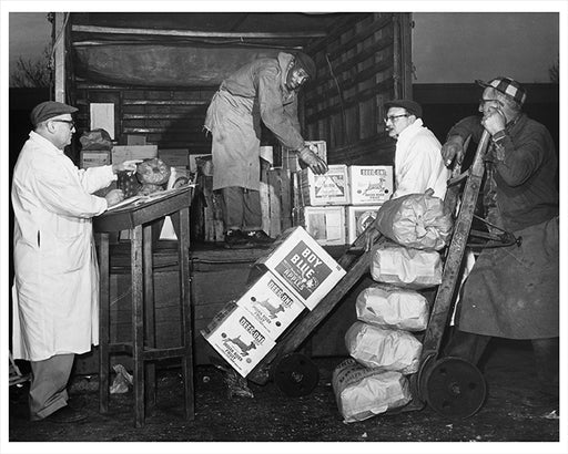 Jack Fried, co-owner of Canarsie Fruit & Produce, loading of produce, Brooklyn - 1962