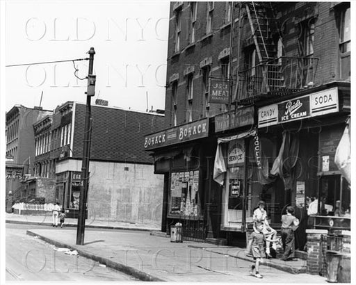 Lee Ave north to Lynch St with children 1944 Old Vintage Photos and Images