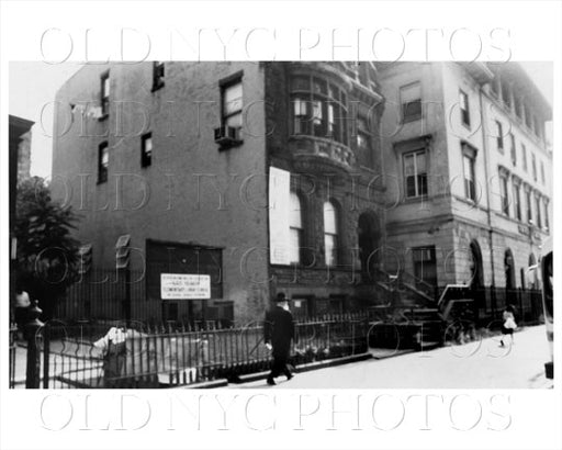 Tsarlim Synagogue with center island Bedford Ave Old Vintage Photos and Images