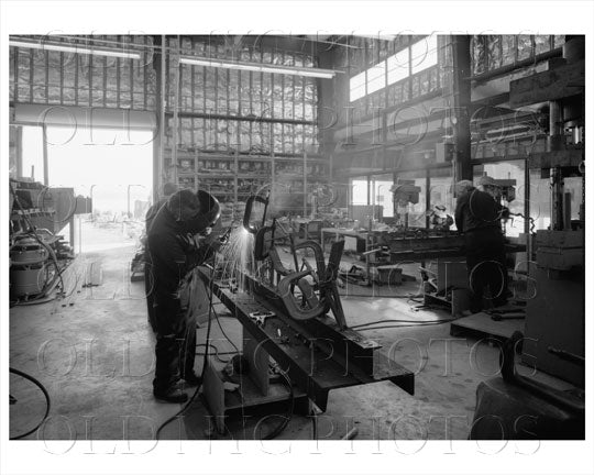 Welding splich at Liberty Island 1985 Old Vintage Photos and Images