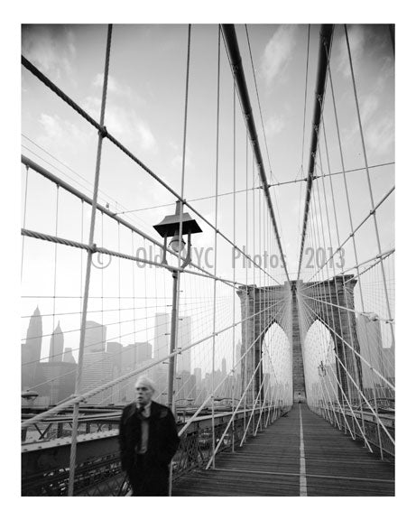 Brooklyn Bridge - view looking down pedestrian walkwaytowards Brooklyn Old Vintage Photos and Images