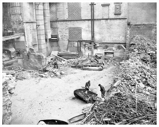 Building of the Met Life Building Old Vintage Photos and Images