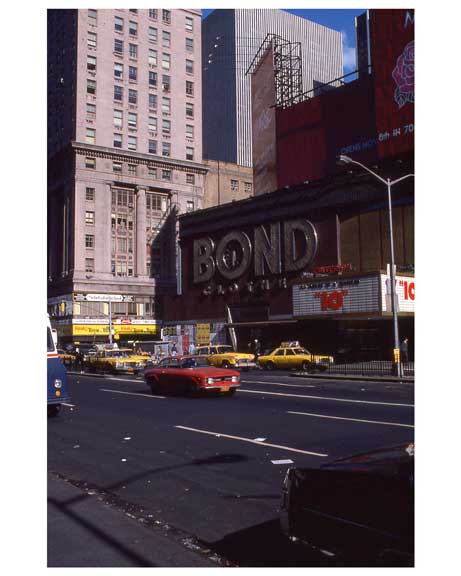 Cars rolling through Times Square in 1970s Manhattan IIC