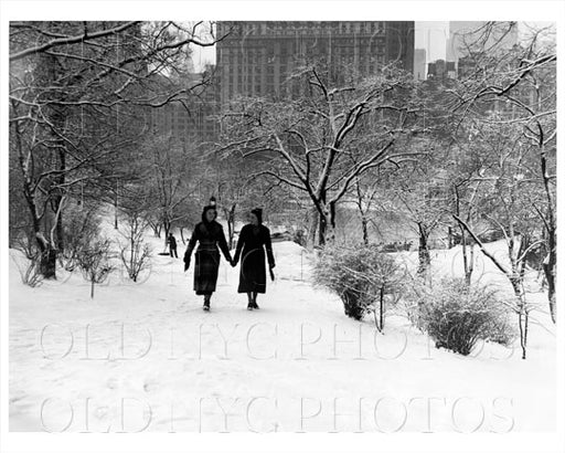 Central Park first snow fall mantle of white Manhattan NYC 1938 Old Vintage Photos and Images