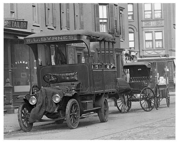 Classic car parked on Lexington Avenue 1912 - Upper East Side Manhattan NYC Old Vintage Photos and Images