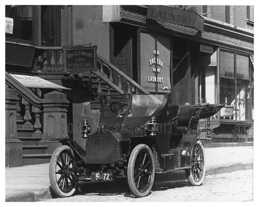 Classic Car parked on Lexington Avenue 1911 - Upper East Side, Manhattan - NYC I Old Vintage Photos and Images