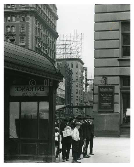 close up - Times Building - Midtown Manhattan - 1915 Old Vintage Photos and Images