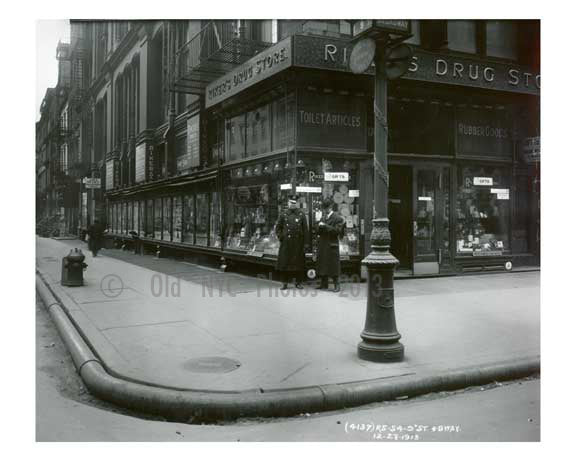 Corner of Broadway & East 9th Street  - Greenwich Village -  Manhattan NYC 1913 A Old Vintage Photos and Images