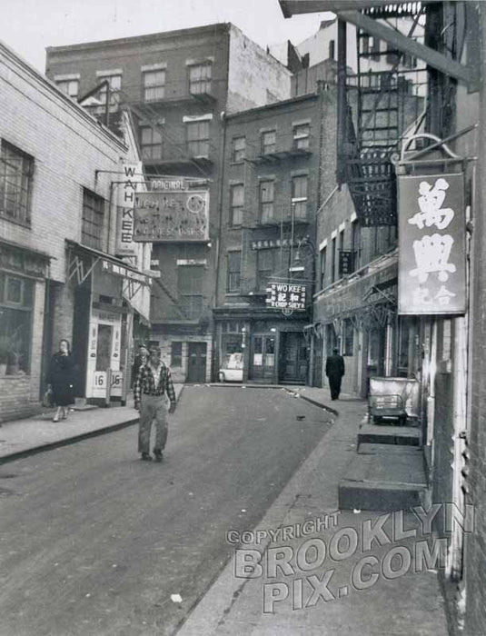 Doyers Street, Chinatown, New York - Old Photo