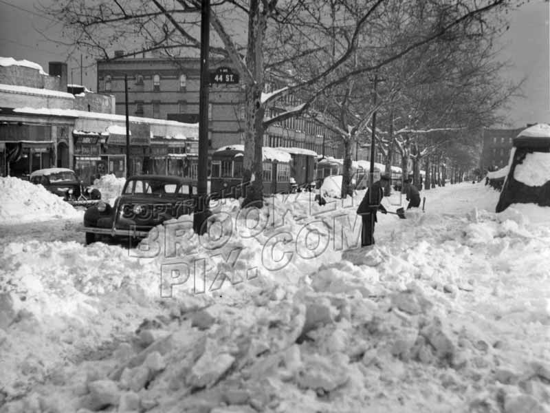 Fifth Avenue northeast from 44th Street, Blizzard of '47 Old Vintage Photos and Images
