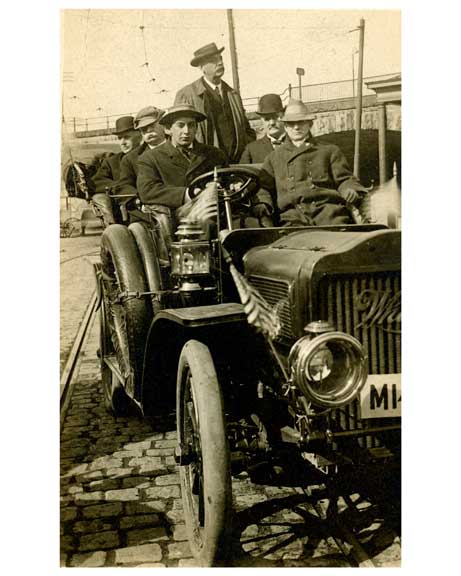 Guys joy riding in Queens in the 1930s Old Vintage Photos and Images