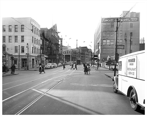 Wonder Bread Truck on Jay Street, Star Theater on left, Brooklyn - 1943