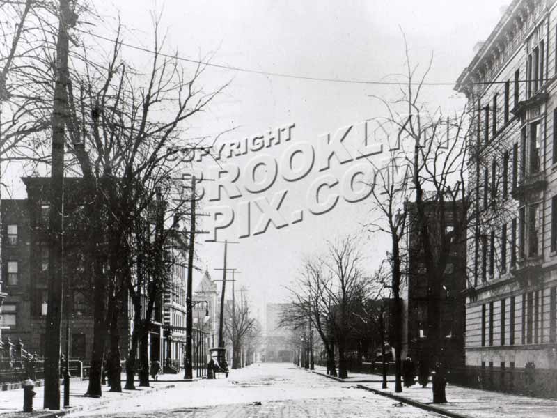 Lewis Avenue looking south from Macon Street to McDonough Street, 1912