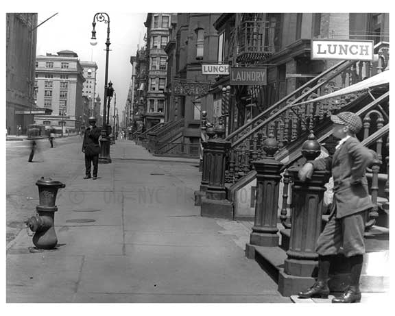 Lexington Avenue between 44th & 45th Streets - Midtown -  Manhattan NYC 1914 Old Vintage Photos and Images