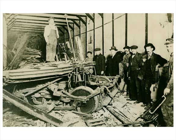 Malbone St. Train Wreck 1918  (7) Flatbush - Brooklyn NY F Old Vintage Photos and Images