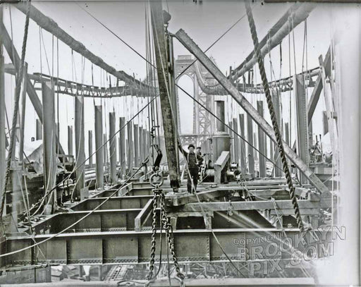 Manhattan Bridge construction, 1907 Old Vintage Photos and Images