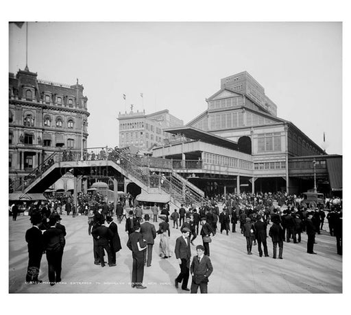 Manhattan entrance to the Brooklyn Bridge Old Vintage Photos and Images