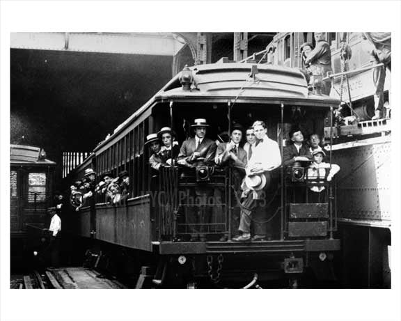 Men riding the train over the Williamsburg bridge 1915 NYC Old Vintage Photos and Images