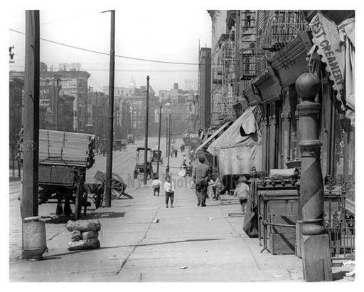 Metropolitan Ave  - Williamsburg Brooklyn, NY 1916 X9 Old Vintage Photos and Images