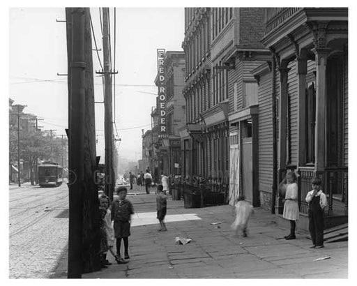 Metropolitan  Avenue  - Williamsburg - Brooklyn, NY 1916 IV Old Vintage Photos and Images
