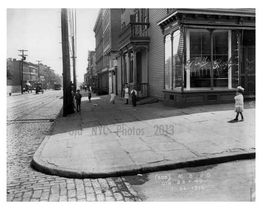 Metropolitan  Avenue  - Williamsburg - Brooklyn, NY 1916 V Old Vintage Photos and Images