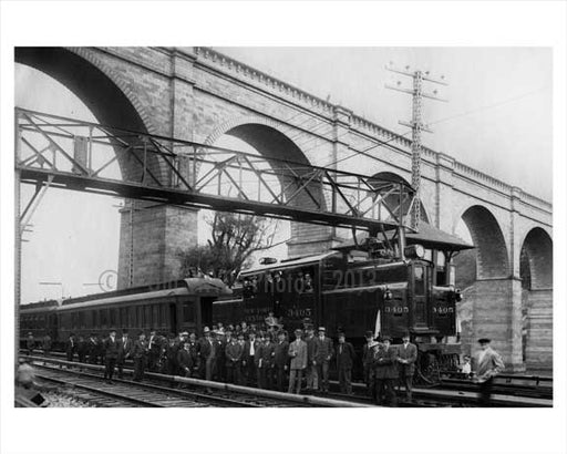 New york Central Train Line stops for a photo op in  Harlem - Uptown Manhattan 1906 NYC Old Vintage Photos and Images