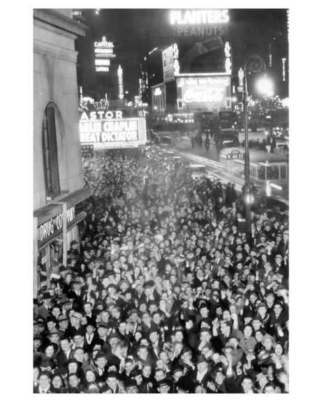 NYE in Times Square 1941 Manahattan NYC Old Vintage Photos and Images