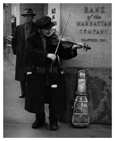 Old timer street Violinist outside of 40 Wall Street  Civic Center Downtown Manhattan Old Vintage Photos and Images