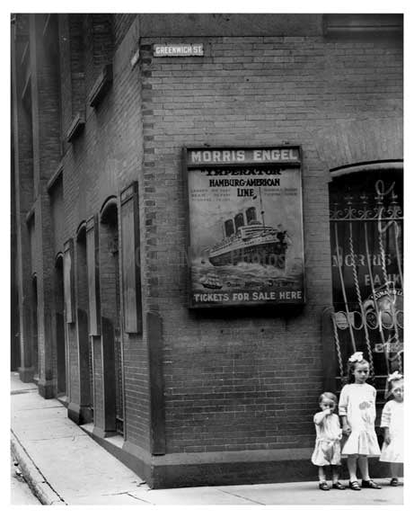 On the corner of Greenwich Street - Manhattan - NYC 1914 Old Vintage Photos and Images