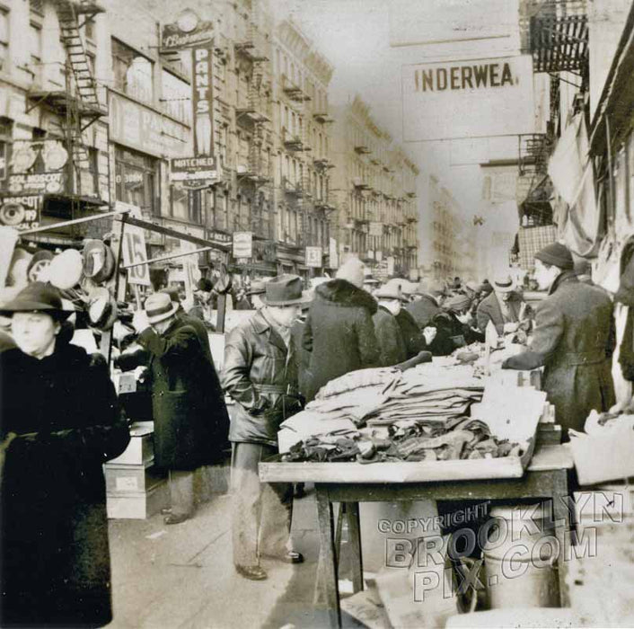 Orchard Street pushcart market, 1930s Old Vintage Photos and Images