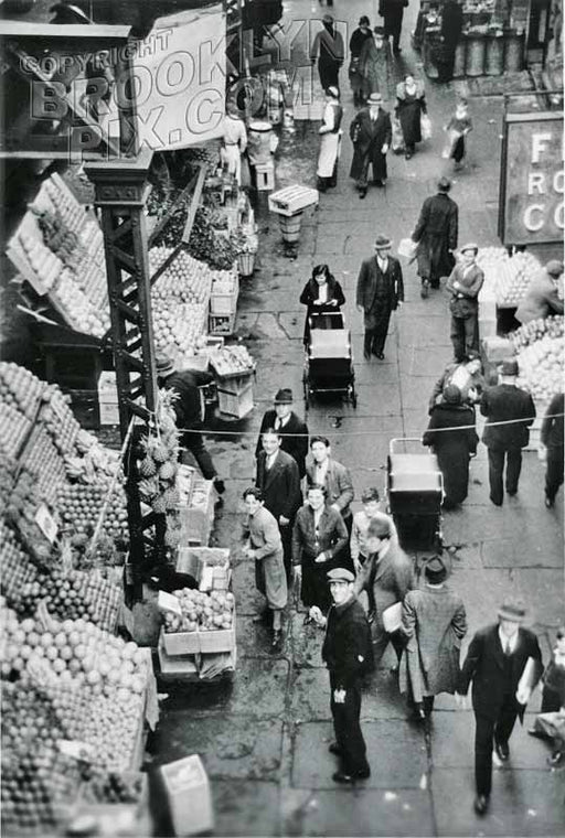 Outdoor market, 1940s Old Vintage Photos and Images