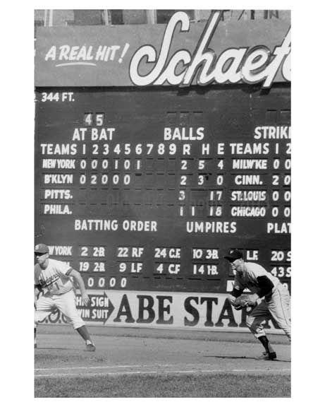 Pee Wee Reese leading off 1st Base vs. NY Giants 1957