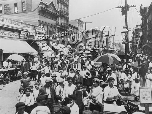 Pushcart Market, Belmont and Thatford Avenues, early 1900s Old Vintage Photos and Images