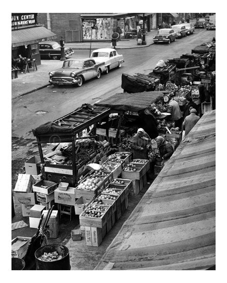 Pushcart market on Belmont Avenue Old Vintage Photos and Images