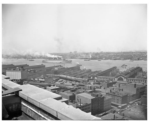 Queen Mary in war colors as Troop Transport 1945 Old Vintage Photos and Images