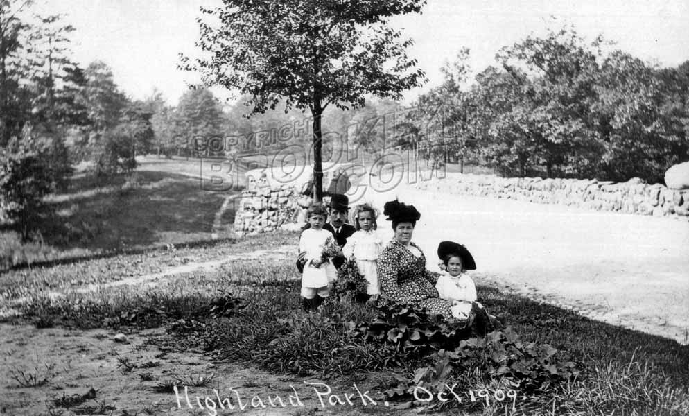 Scene near the Stone Bridge, Highland Park, 1909 Old Vintage Photos and Images