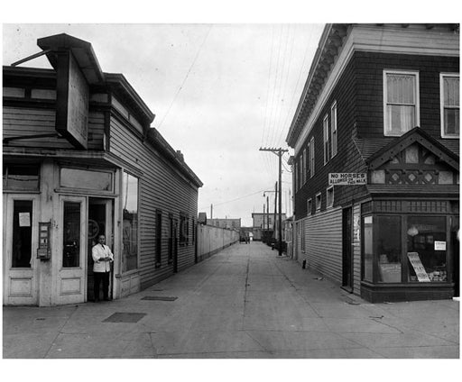 Scovils walk, looking from Surf Ave to the boardwalk 1922 Old Vintage Photos and Images