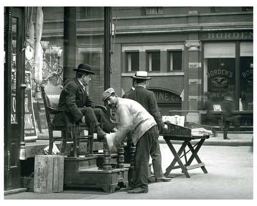 Shoe Shiners working at Washington Place & 6th Ave - Greenwich Village - Manhattan NYC 1913 Old Vintage Photos and Images