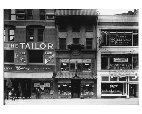 Shopfronts on Broadway - Midtown Manhattan - 1915 Old Vintage Photos and Images