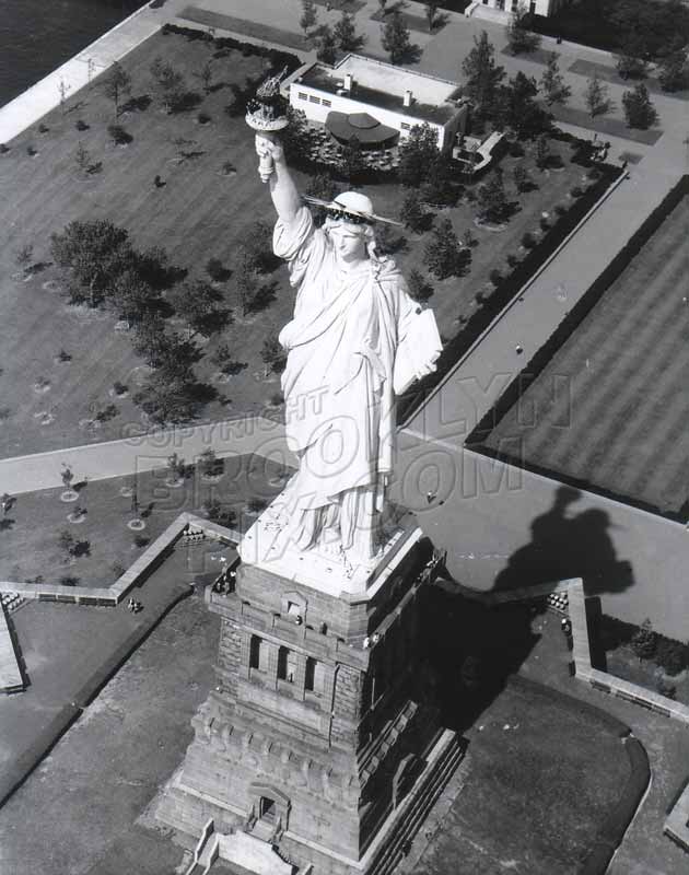 Statue of Liberty, c.1970 Old Vintage Photos and Images