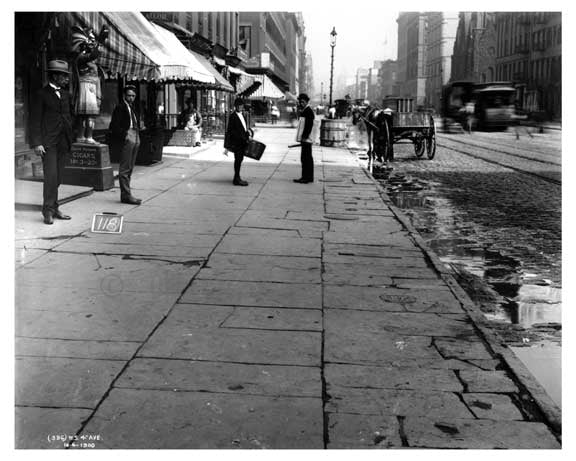 Street scene in Midtown - 4th Avenue - 1900 New York, NY Old Vintage Photos and Images
