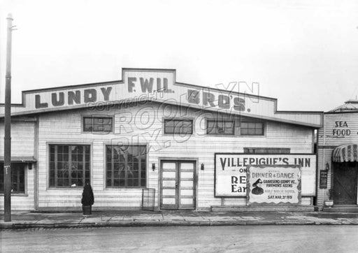 The original Lundy's on the water, south side of Emmons Avenue, 1931 Old Vintage Photos and Images